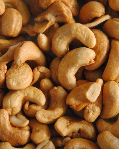 The Nutty Secret to Better Health: Exploring the Health Benefits of Cashews