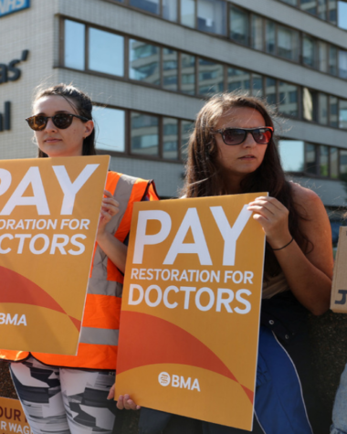 UK Hospital Doctors Announce Record-breaking Strike over Pay Dispute